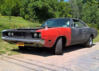 Illustration for article titled Ratty Mopar Dump